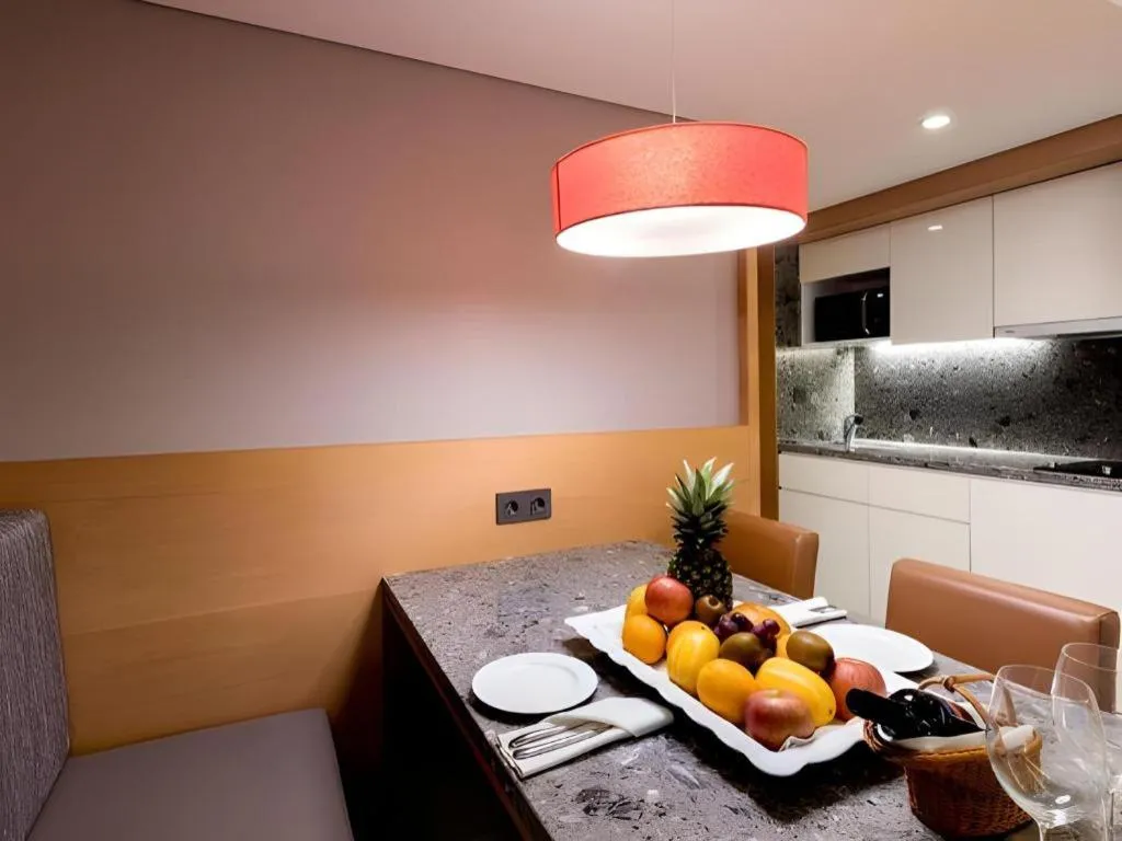 Sun Cruise Resort and Yacht