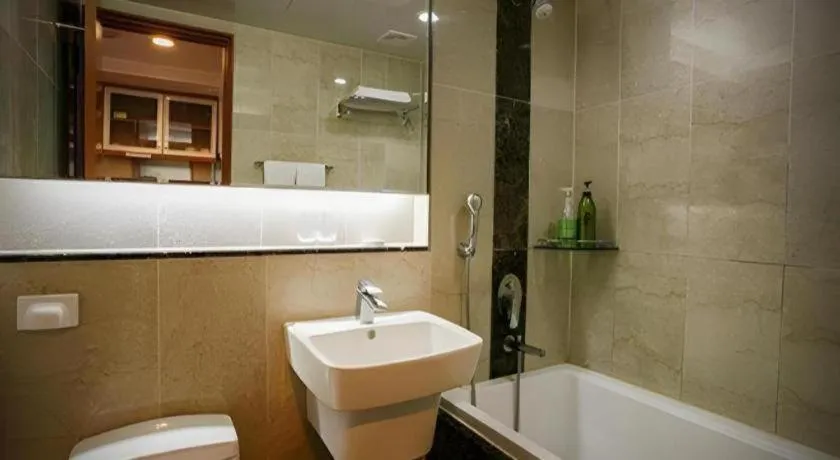 Sun Cruise Resort and Yacht