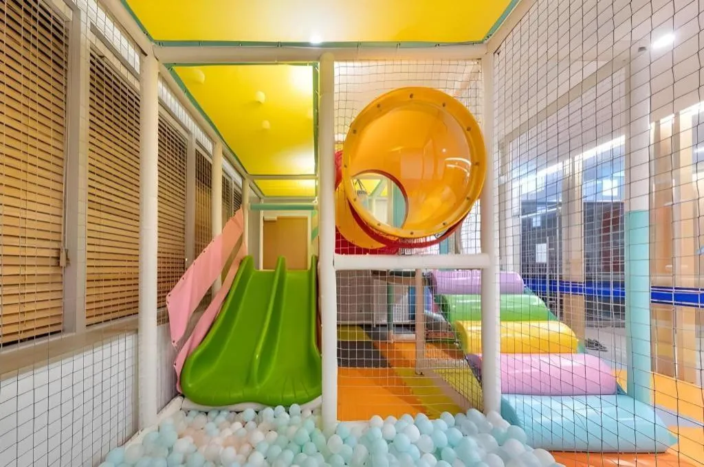 Sun Cruise Resort and Yacht