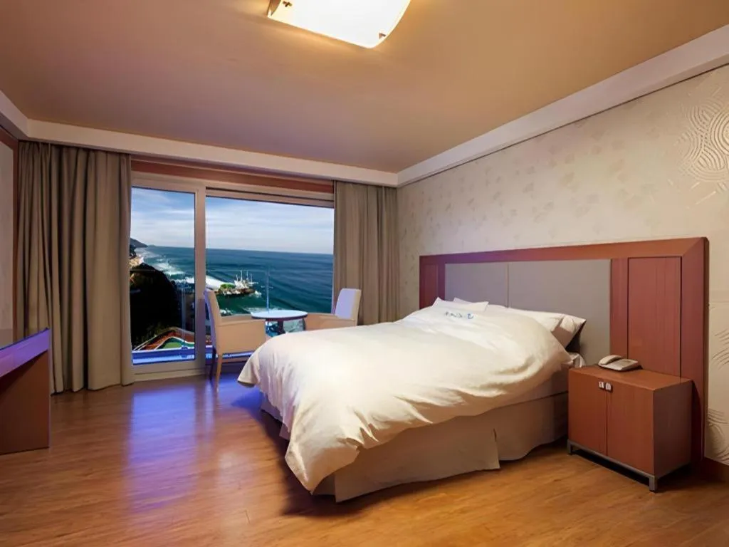 Bed in Sun Cruise Resort and Yacht