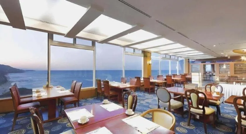 Sun Cruise Resort and Yacht