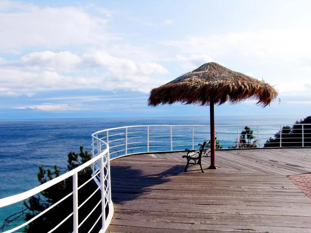 Sun Cruise Resort and Yacht