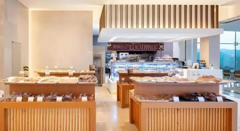 Sun Cruise Resort and Yacht