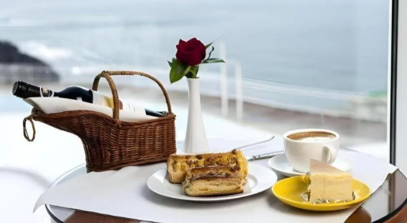 Sun Cruise Resort and Yacht