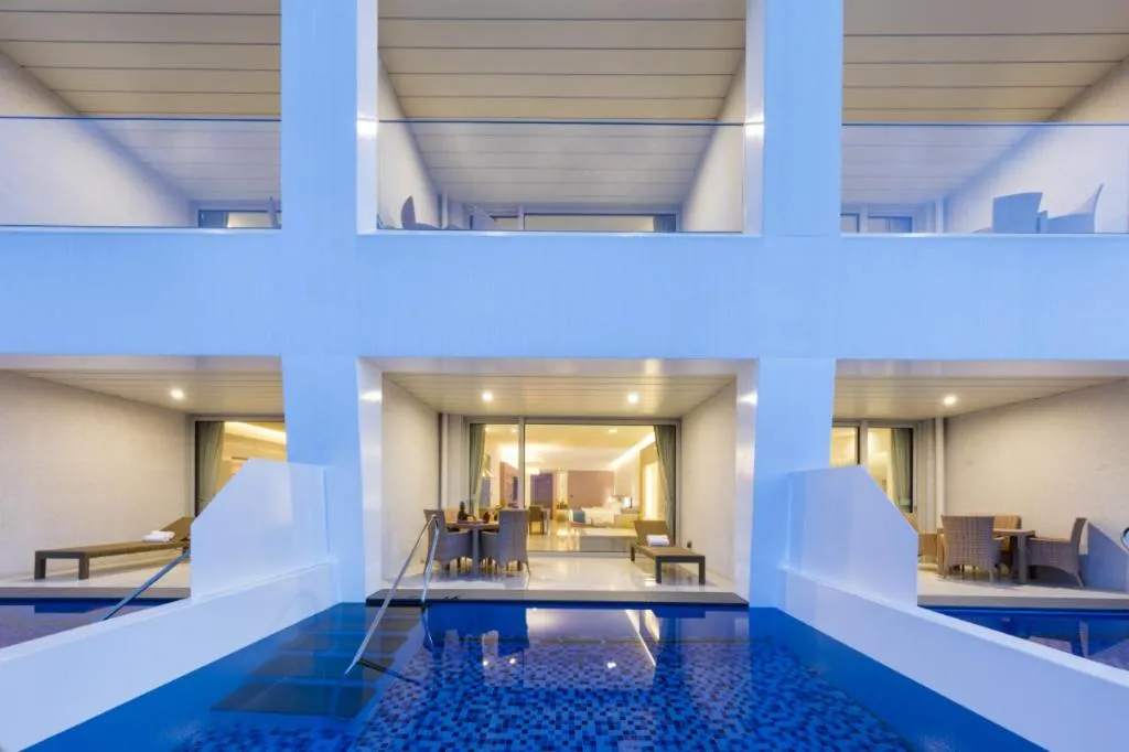 Sun Cruise Resort and Yacht