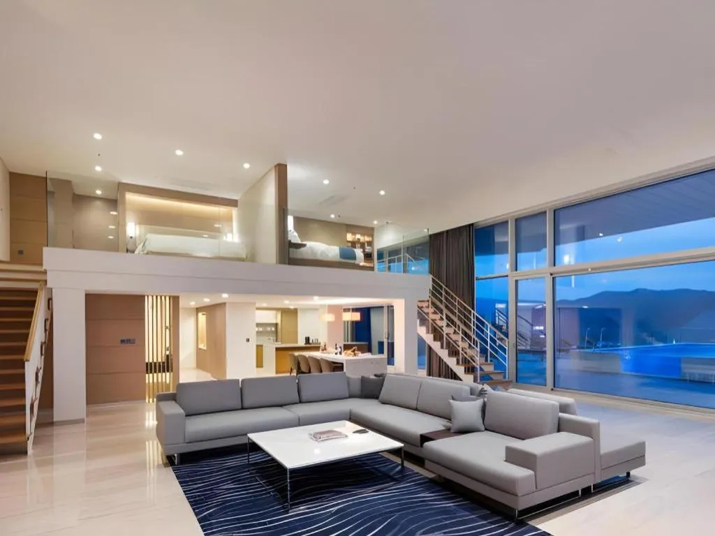 Sun Cruise Resort and Yacht