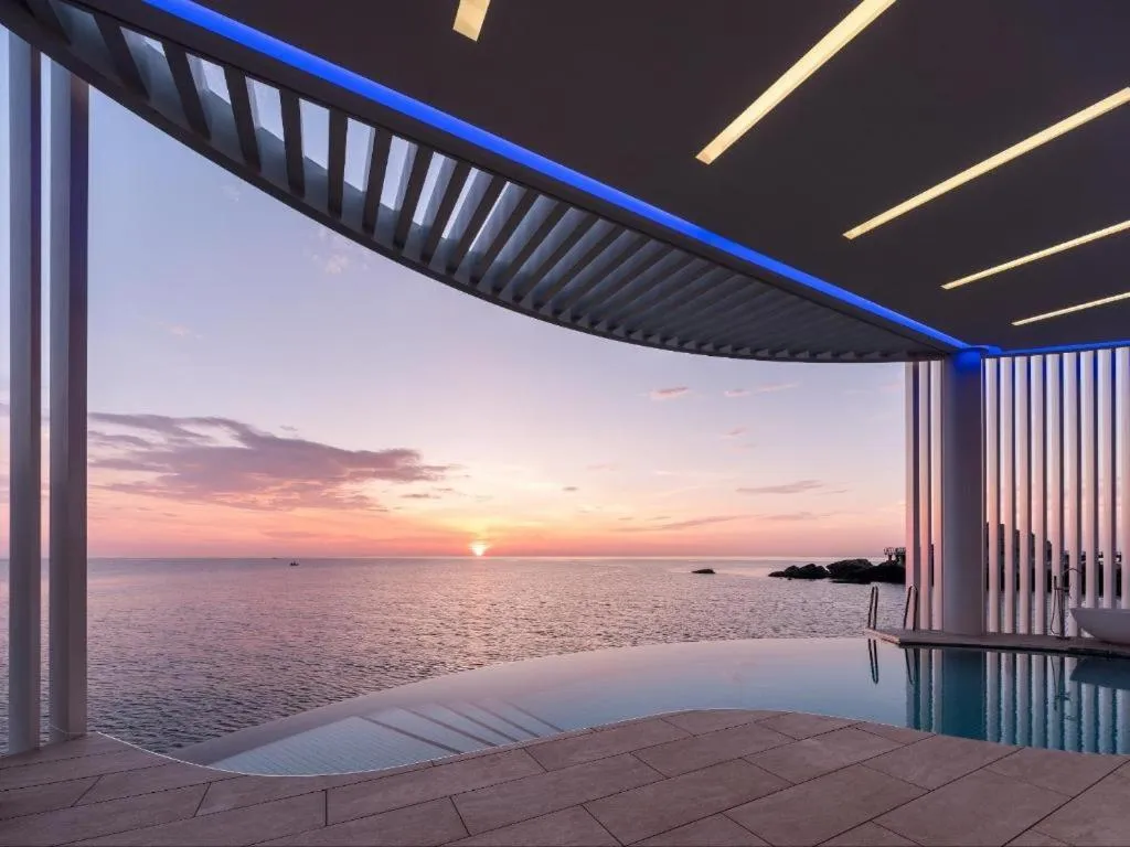 Sun Cruise Resort and Yacht