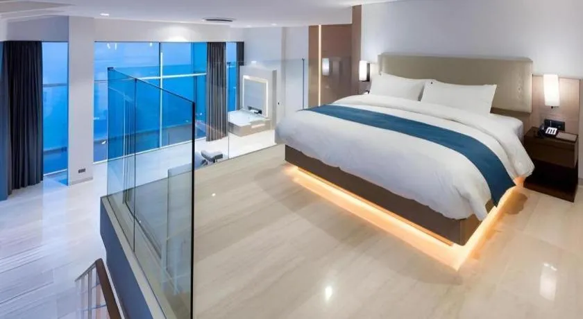 Bed in Sun Cruise Resort and Yacht