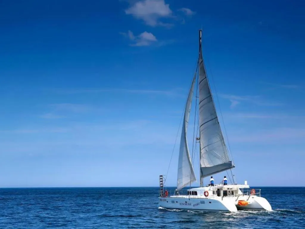 Sun Cruise Resort and Yacht