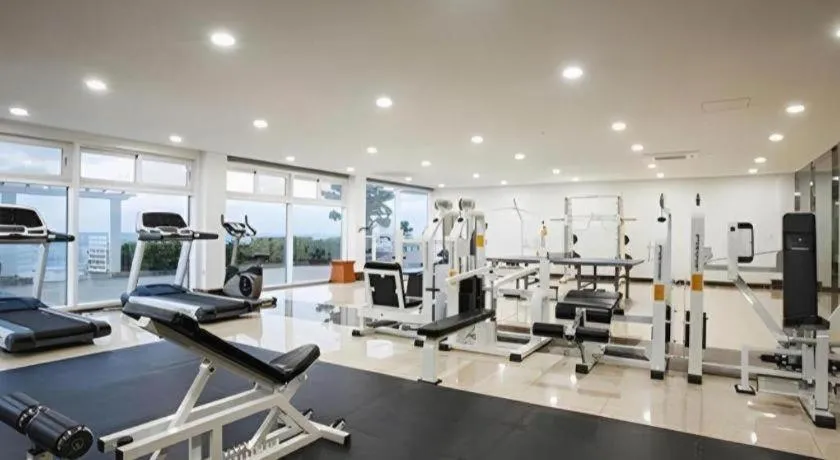 Sun Cruise Resort and Yacht