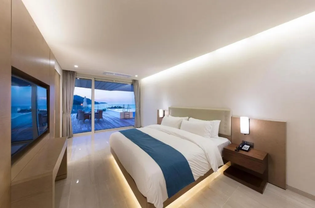 Bed in Sun Cruise Resort and Yacht