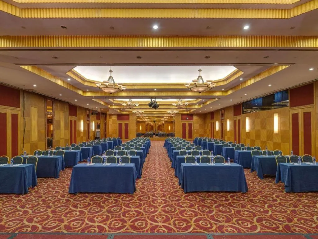 Dalian Grand Continent International Hotel