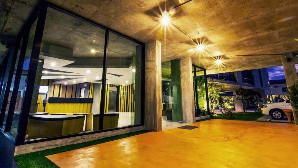 B2 Phuket Boutique & Budget Hotel