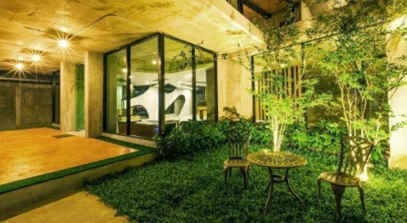 B2 Phuket Boutique & Budget Hotel