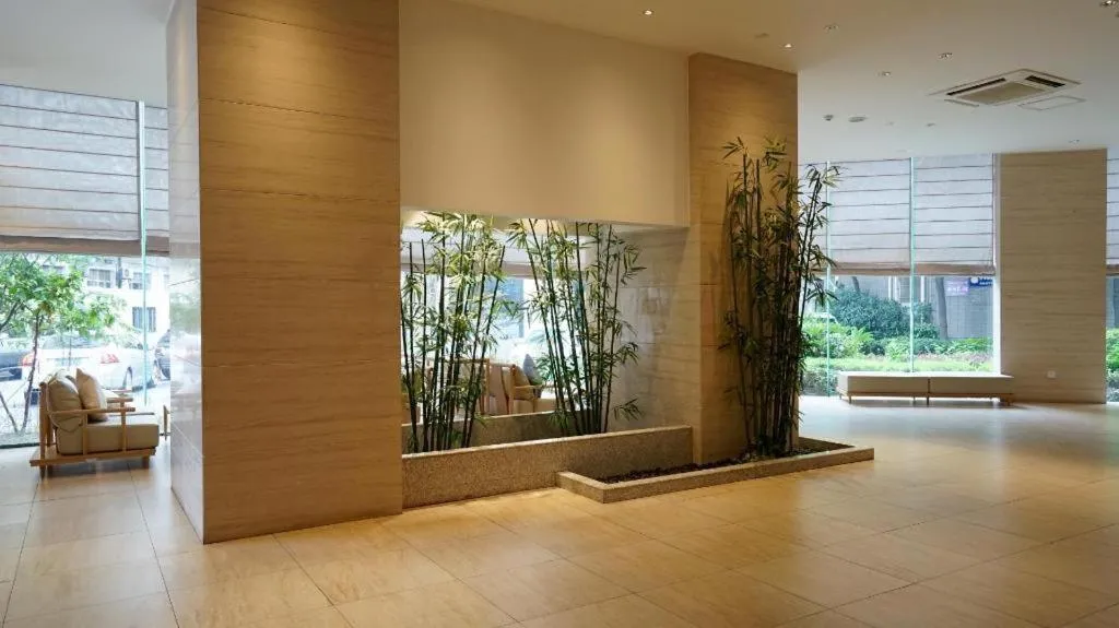 JI Hotel Shanghai Yan'an Road