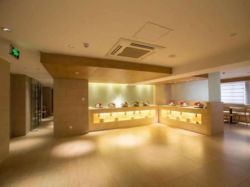 JI Hotel Shanghai Yan'an Road