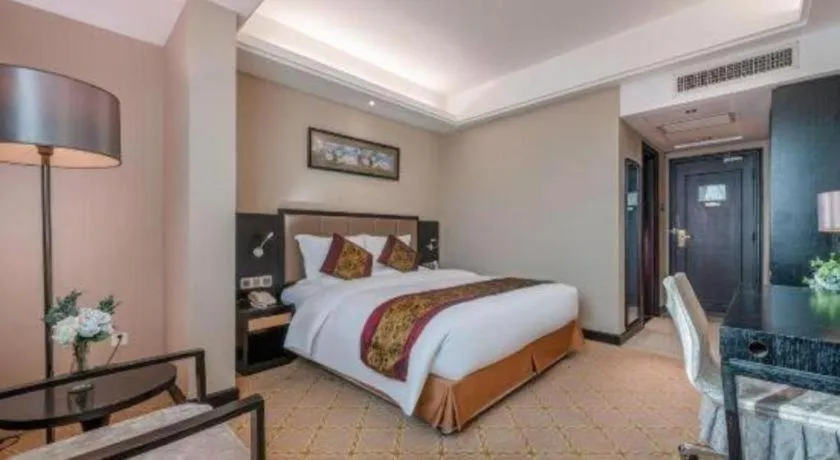 Bed in Nanning Yongjiang Hotel