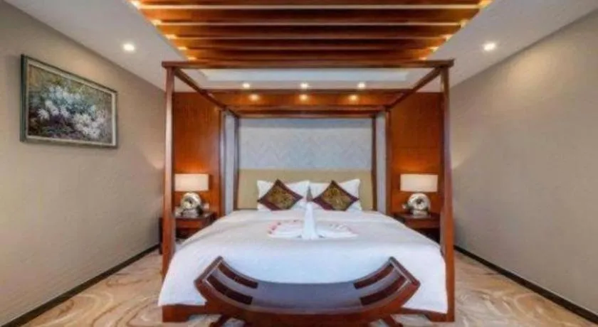 Bed in Nanning Yongjiang Hotel