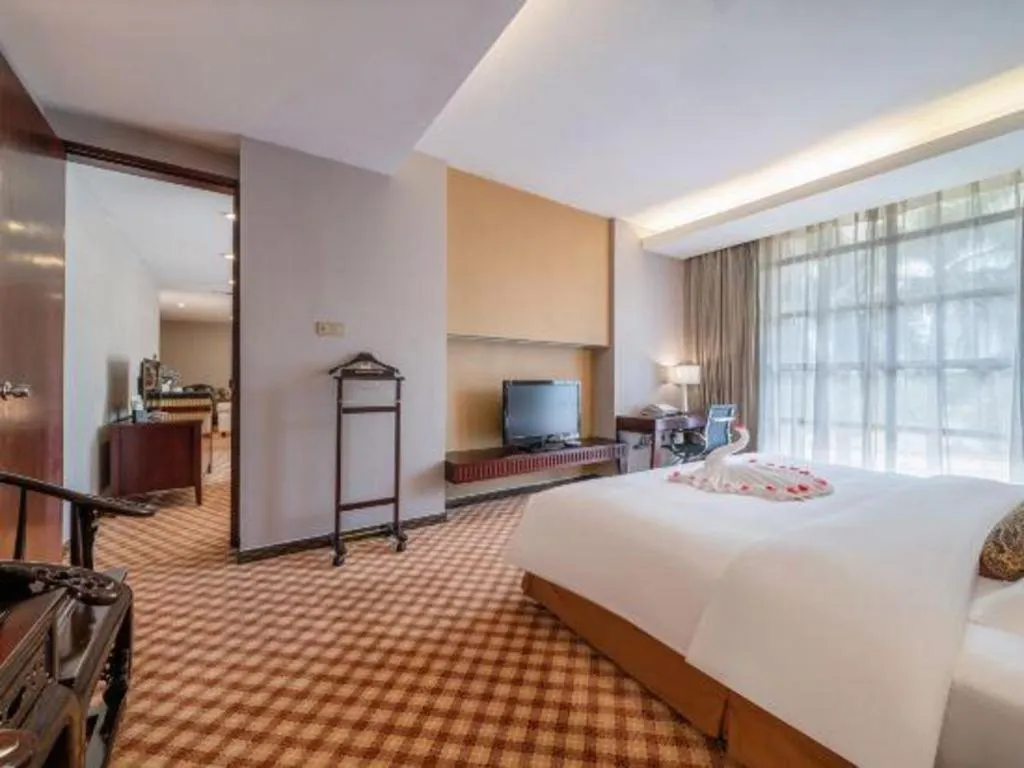 Bed in Nanning Yongjiang Hotel