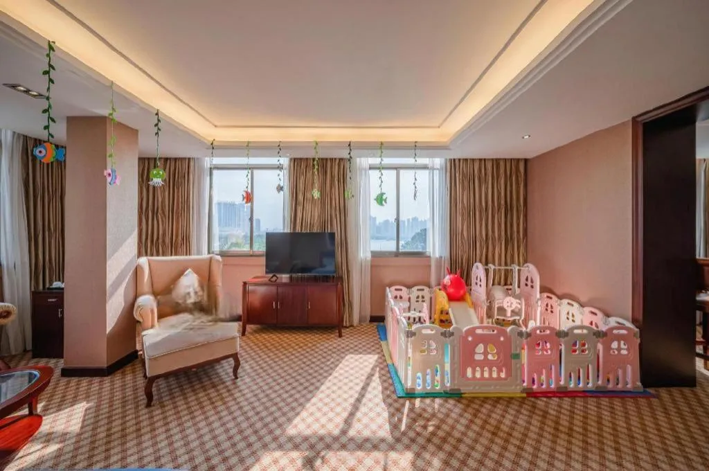 Bed in Nanning Yongjiang Hotel