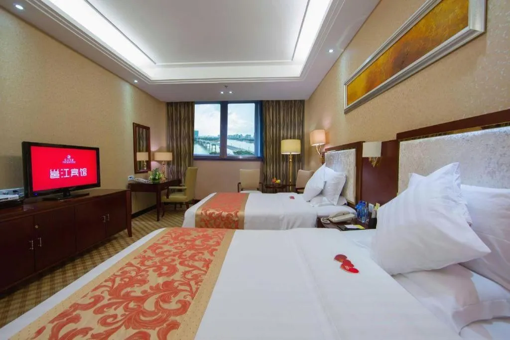 Bed in Nanning Yongjiang Hotel
