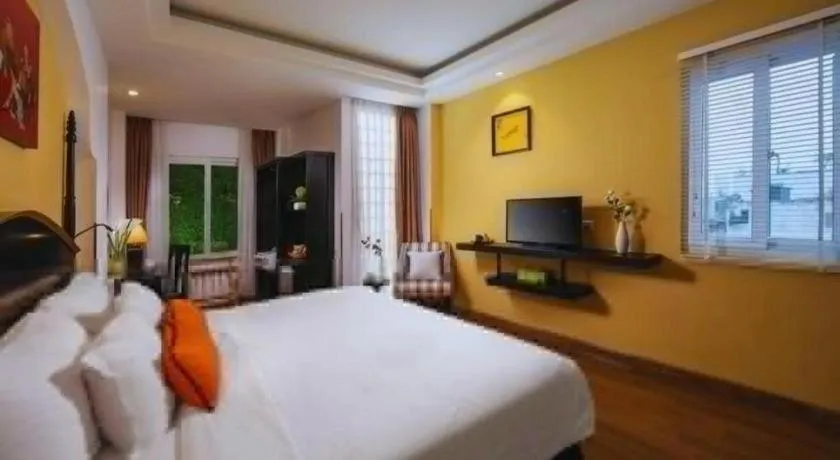 Bed in Hotel Des Arts – The Noble