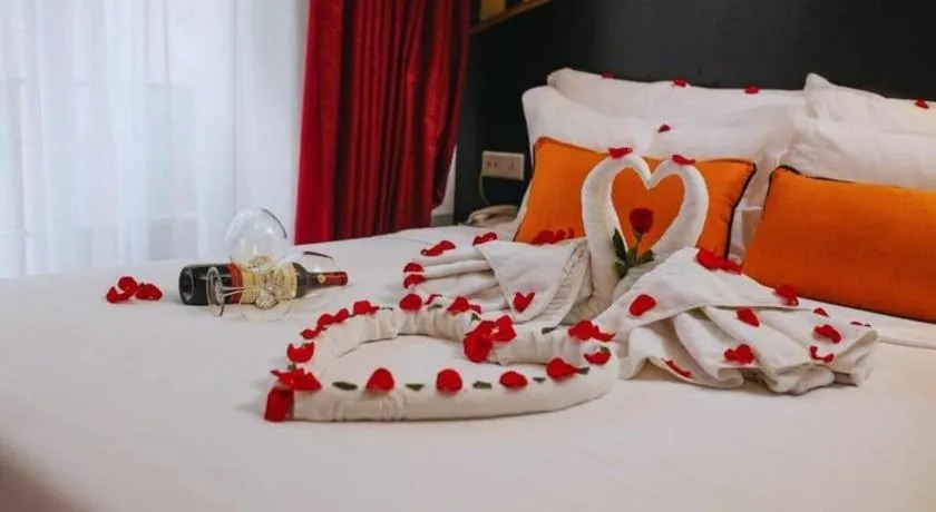 Bed in Hotel Des Arts – The Noble