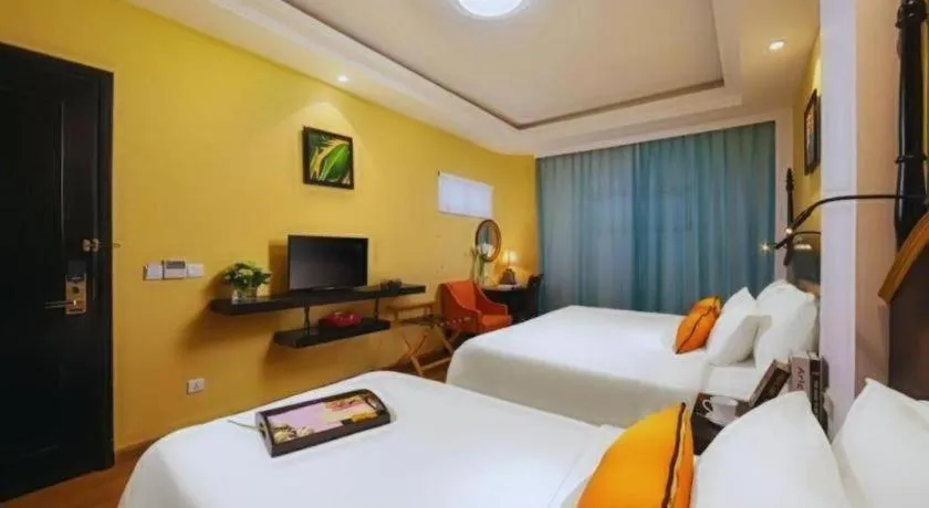 Bed in Hotel Des Arts – The Noble