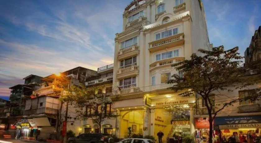 Hotel Des Arts – The Noble