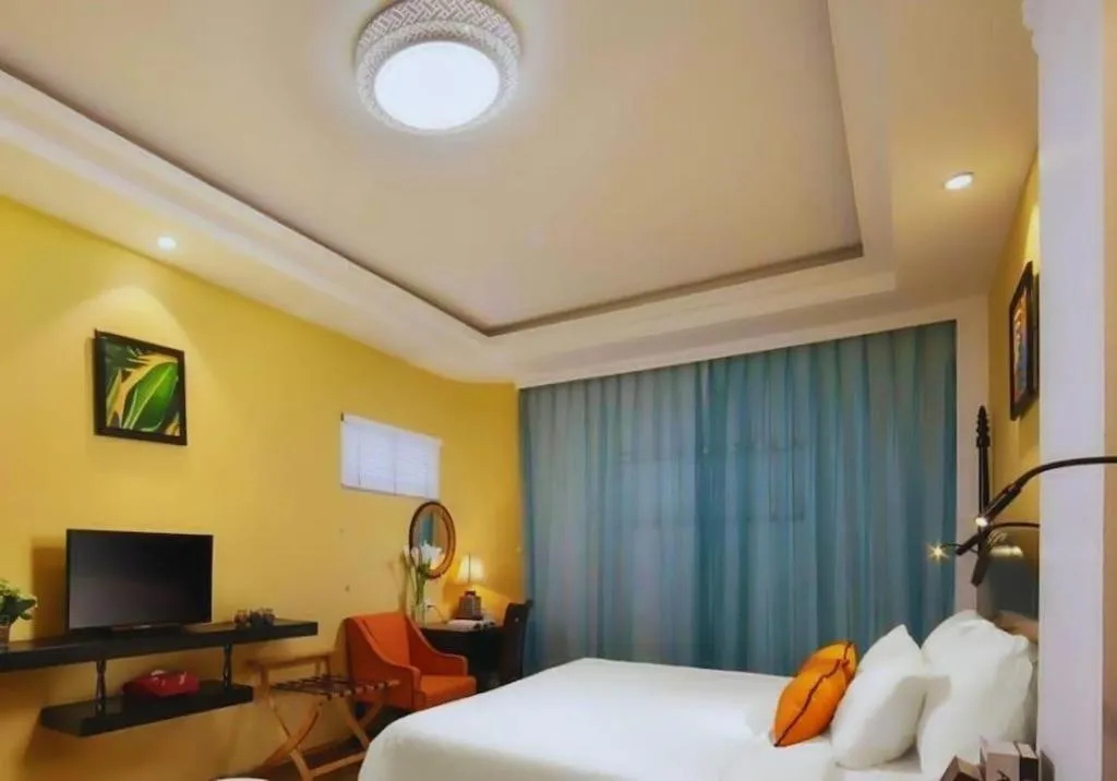 Bed in Hotel Des Arts – The Noble