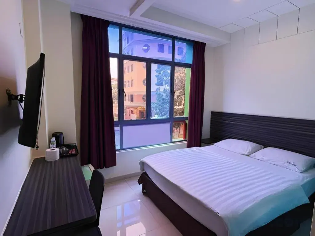 Bed in Darlene Hotel Bed in Darlene Hotel