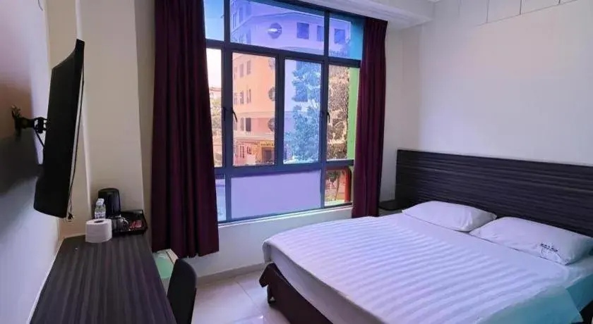 Bed in Darlene Hotel Bed in Darlene Hotel