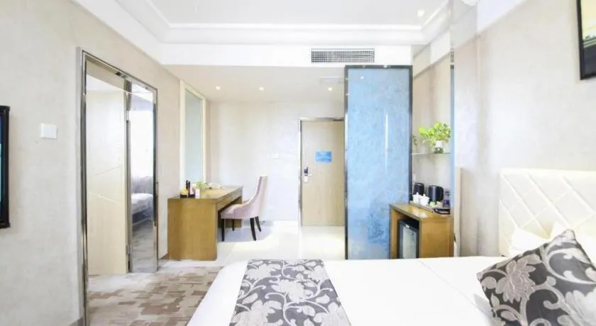 Bed in Nanjing Grand Da Qiao Hotel