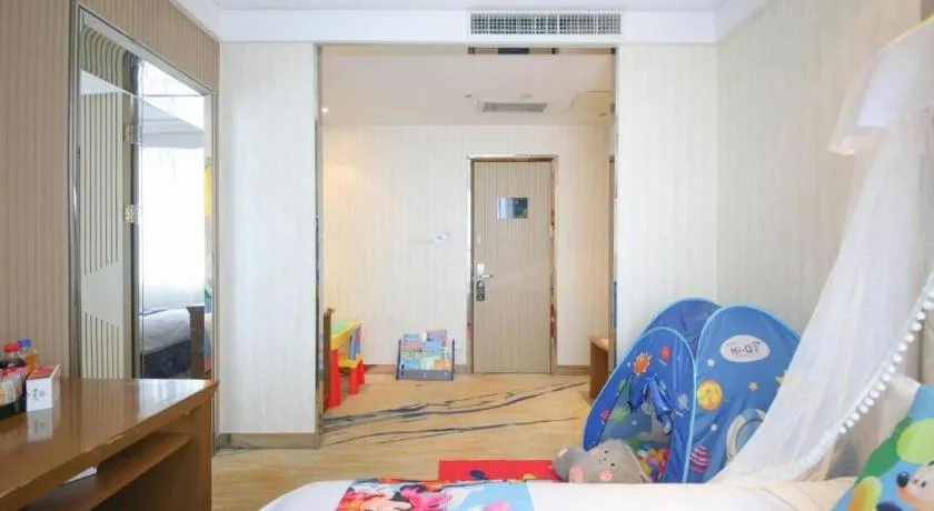 Bed in Nanjing Grand Da Qiao Hotel