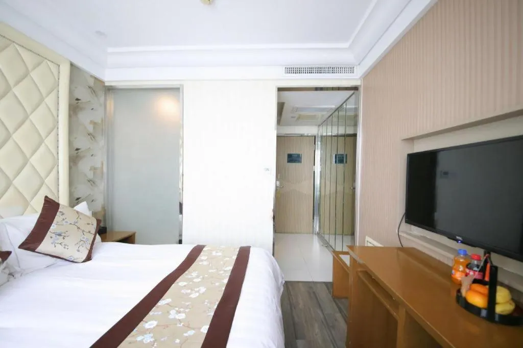 Bed in Nanjing Grand Da Qiao Hotel