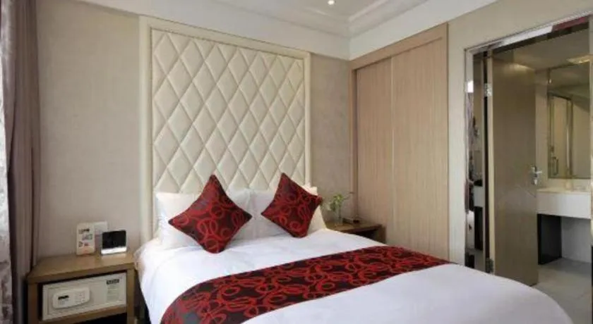 Bed in Nanjing Grand Da Qiao Hotel