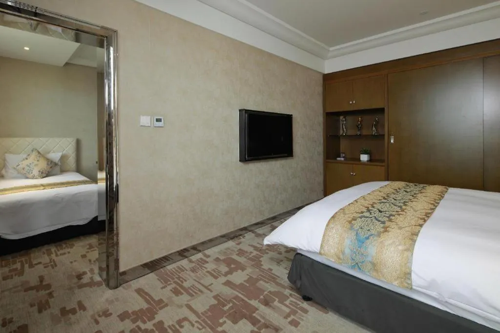 Bed in Nanjing Grand Da Qiao Hotel