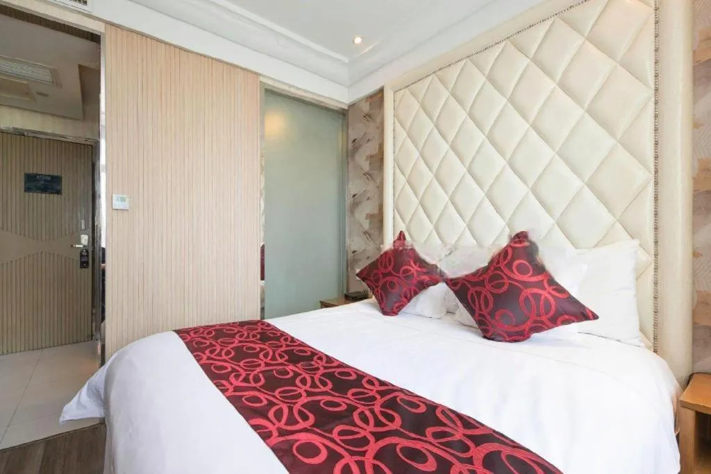 Bed in Nanjing Grand Da Qiao Hotel