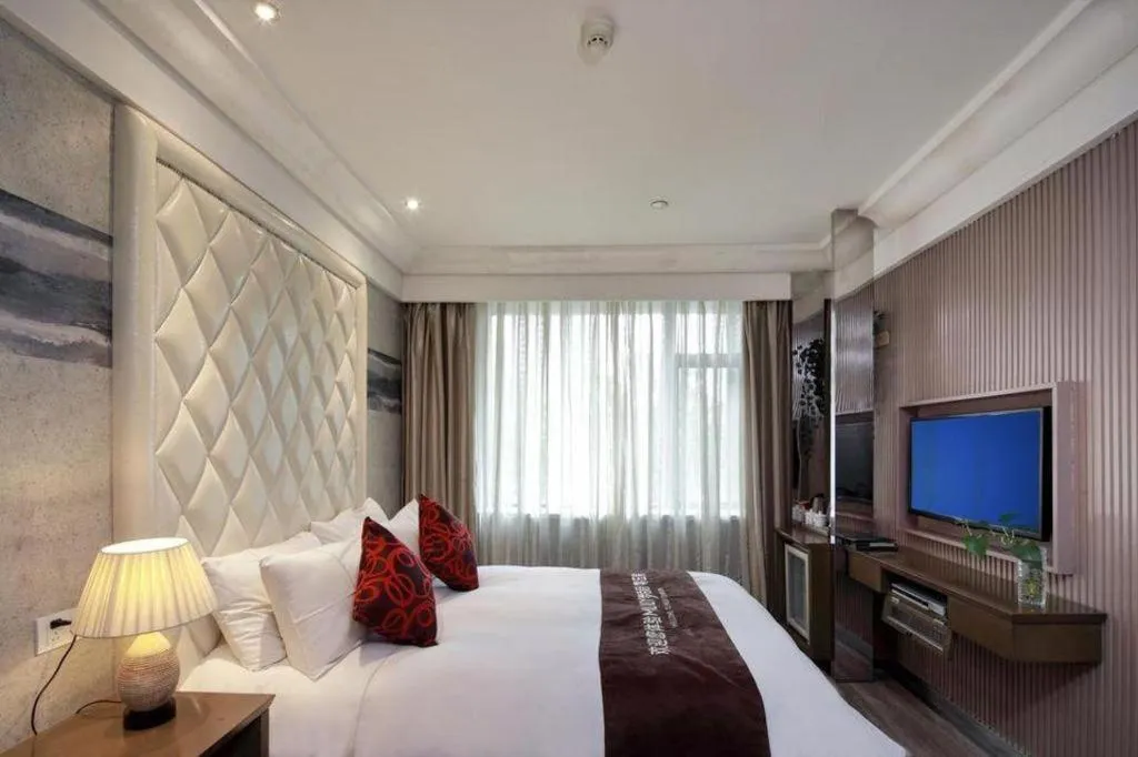 Bed in Nanjing Grand Da Qiao Hotel