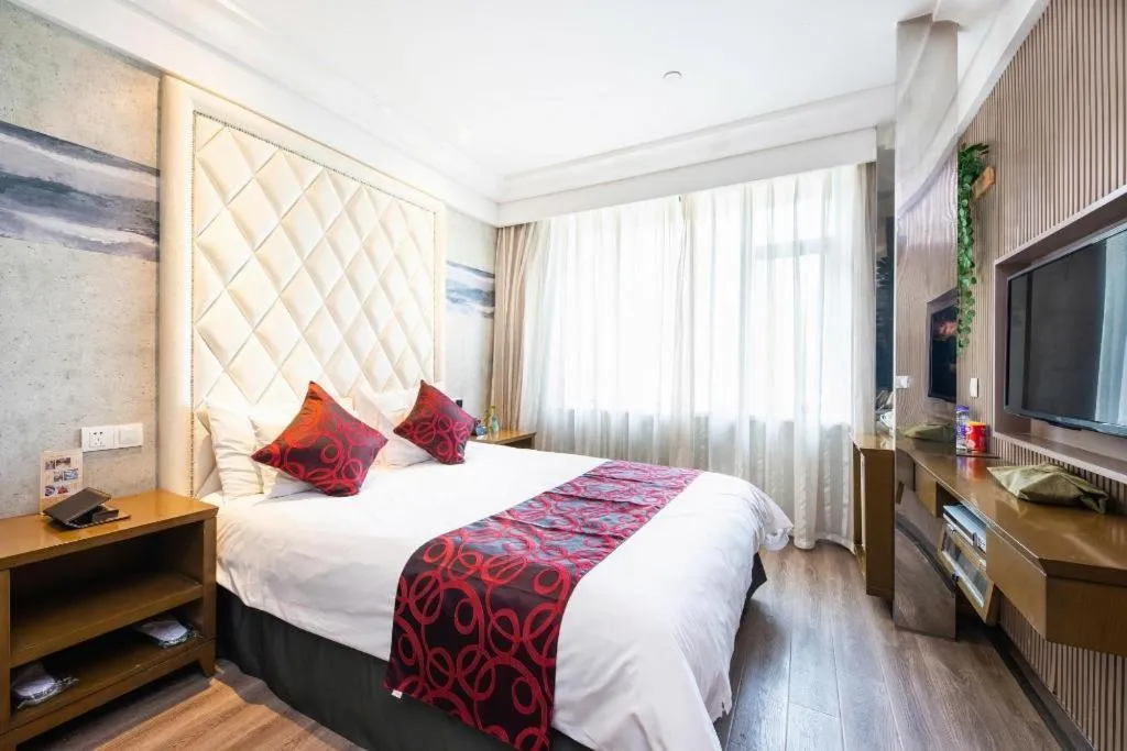 Bed in Nanjing Grand Da Qiao Hotel