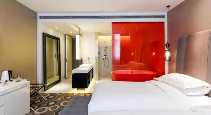 Bed in Jinjiang Metropolo Hotel Classiq Shanghai Off Bund