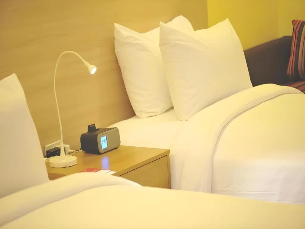 Bed in R-Con Hotel @ Siam