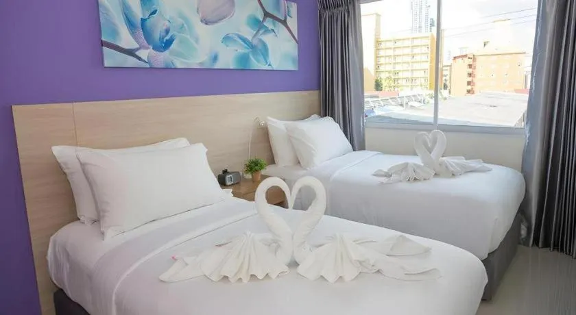 Bed in R-Con Hotel @ Siam