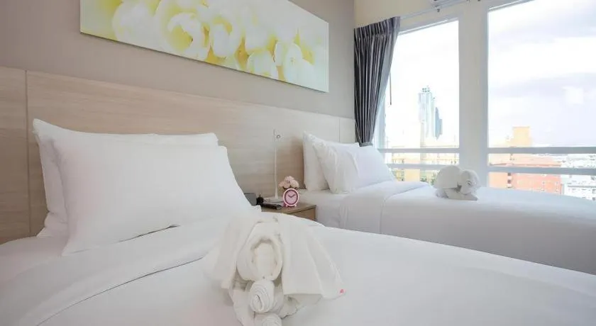 Bed in R-Con Hotel @ Siam