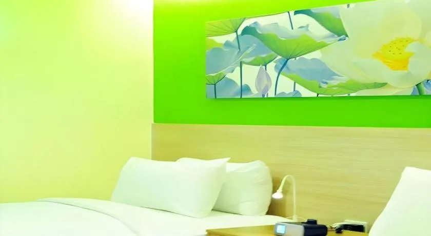 Bed in R-Con Hotel @ Siam