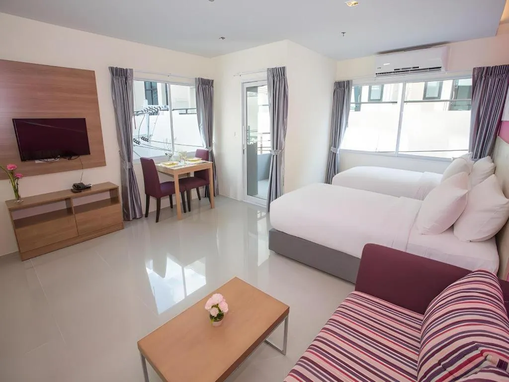 Bed in R-Con Hotel @ Siam