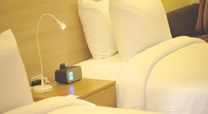Bed in R-Con Hotel @ Siam