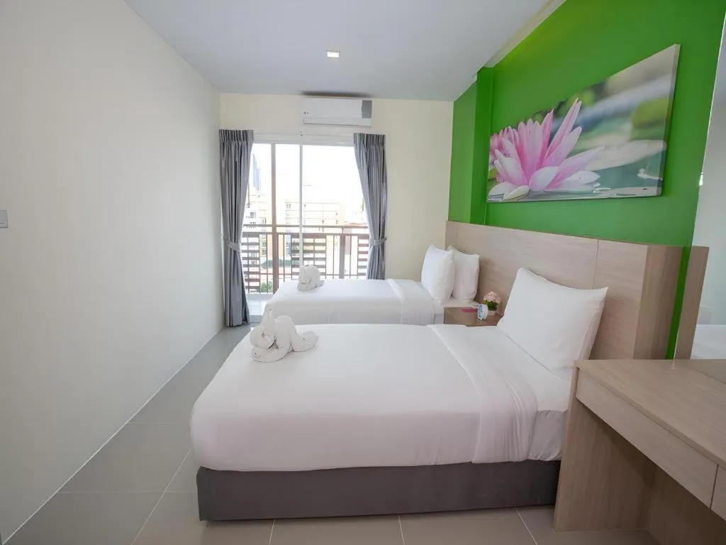 Bed in R-Con Hotel @ Siam