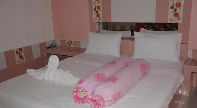 Bed in Saraburi Garden Resort