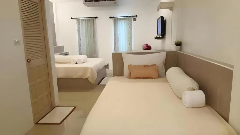 Bed in Saraburi Garden Resort